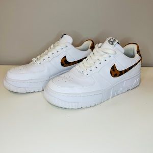 Nike Air Force 1 Pixel SE Sneaker